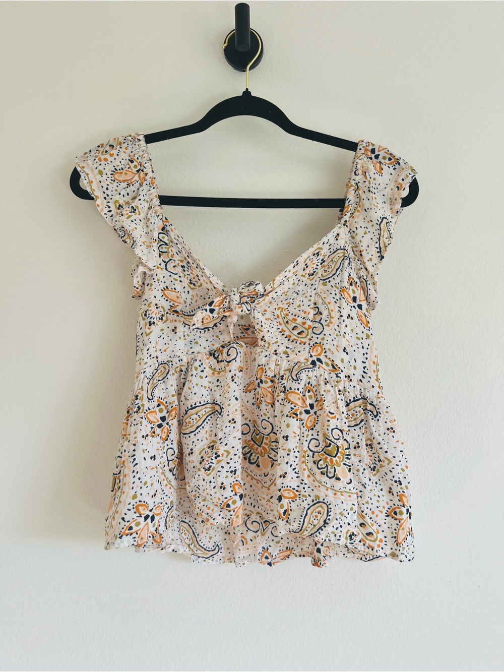 Patrons of Peace Women’s Paisley Tie-Front Flutter Sleeve Top - White & Mustard